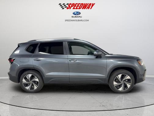 Platinum Gray Metallic 2026 Volkswagen Taos 1.5T SE