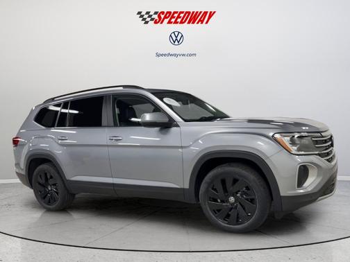 Silver Bird Metallic 2024 Volkswagen Atlas 2.0T SE