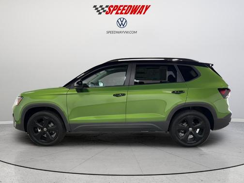 2025 Volkswagen Taos 1.5T SE Black