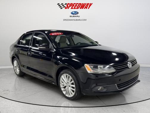 Black Uni 2013 Volkswagen Jetta SEL
