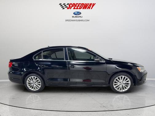 Black Uni 2013 Volkswagen Jetta SEL
