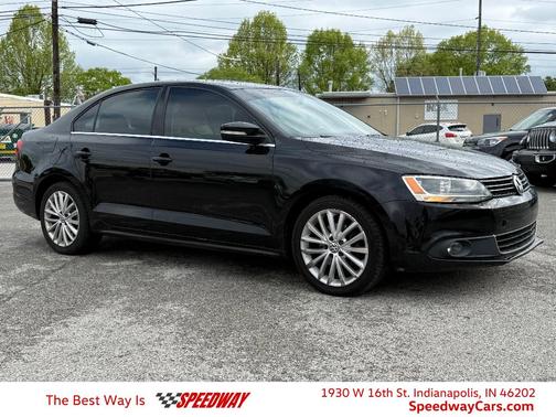 Black Uni 2013 Volkswagen Jetta SEL