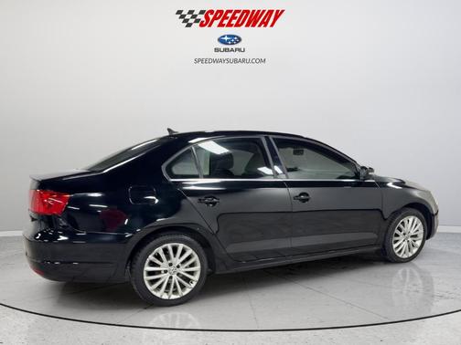 Black Uni 2013 Volkswagen Jetta SEL