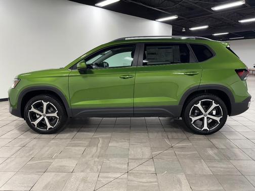 2025 Volkswagen Taos 1.5T SEL