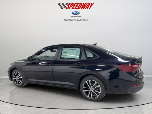 Deep Black Pearl Effect 2026 Volkswagen Jetta 1.5T Sport