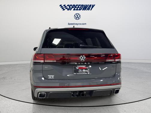 Pure Gray 2026 Volkswagen Atlas 2.0T Peak Edition