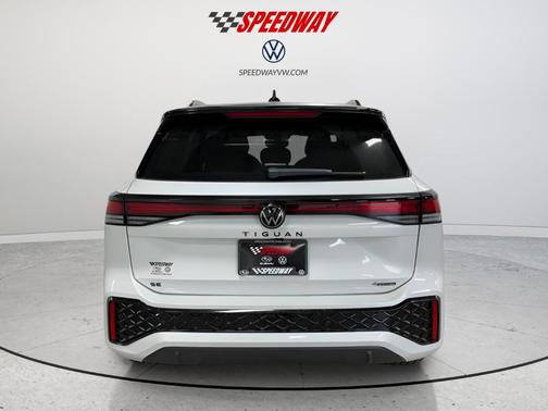 2025 Volkswagen Tiguan 2.0T SE R-Line Black