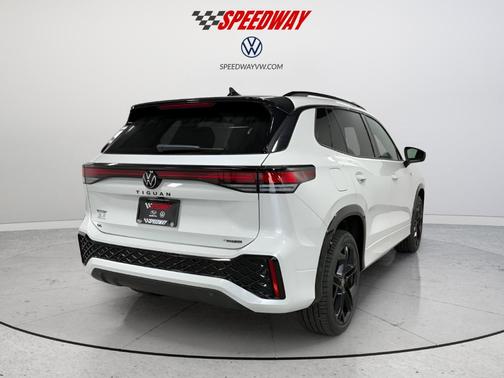 2025 Volkswagen Tiguan 2.0T SE R-Line Black