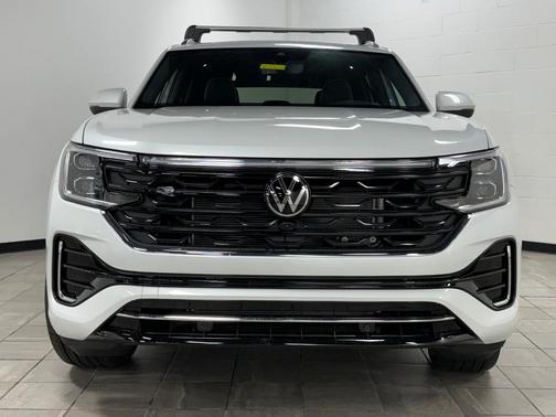 2025 Volkswagen Tiguan 2.0T SE R-Line Black