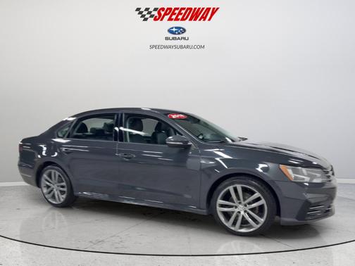 Urano Gray 2018 Volkswagen Passat 2.0T R-Line