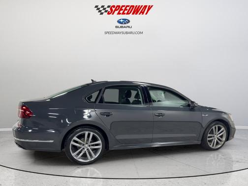 Urano Gray 2018 Volkswagen Passat 2.0T R-Line