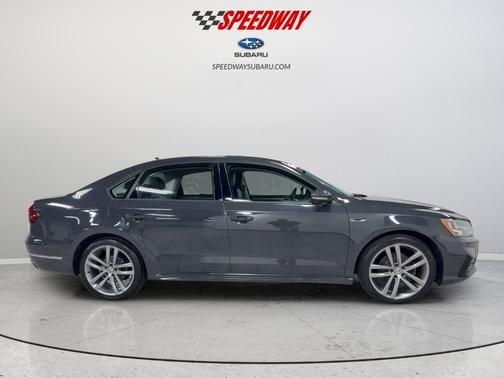 Urano Gray 2018 Volkswagen Passat 2.0T R-Line