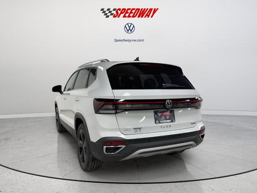 2026 Volkswagen Taos 1.5T SEL