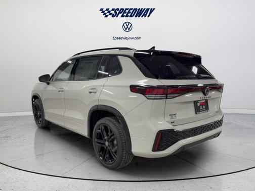 Sandstone 2026 Volkswagen Tiguan 2.0T SE R-Line Black