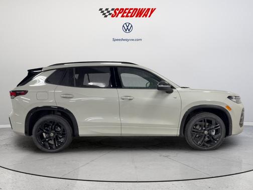 Sandstone 2026 Volkswagen Tiguan 2.0T SE R-Line Black