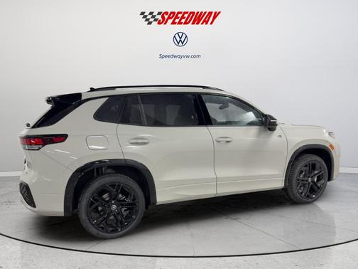 Sandstone 2026 Volkswagen Tiguan 2.0T SE R-Line Black
