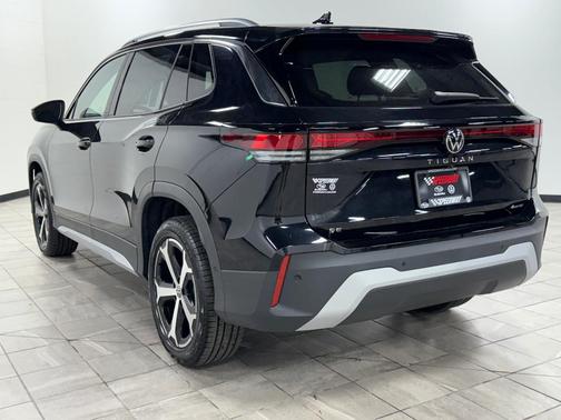 2025 Volkswagen Tiguan 2.0T SE
