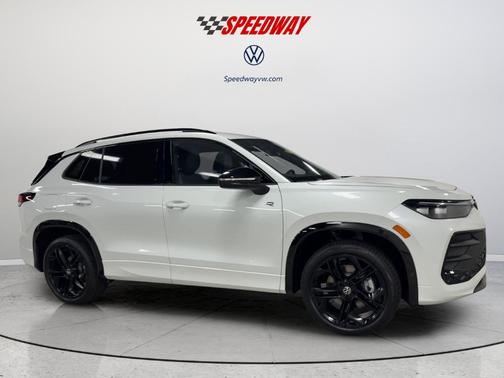 Opal White Pearl 2026 Volkswagen Tiguan 2.0T SE R-Line Black