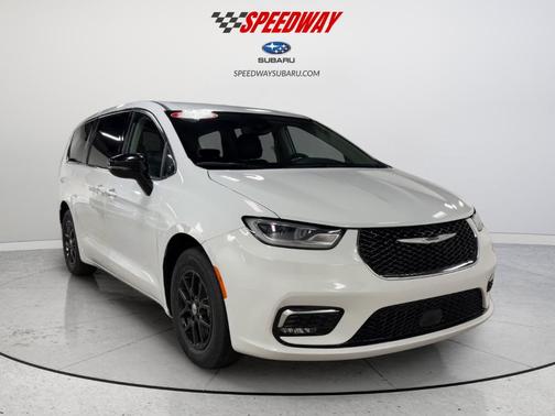 White 2024 Chrysler Pacifica Touring-L