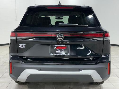 2025 Volkswagen Tiguan 2.0T SE