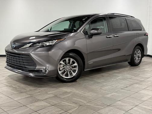 2021 Toyota Sienna XLE