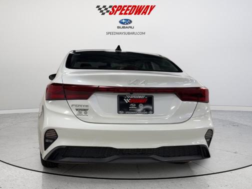 Snow White Pearl 2024 Kia Forte LXS