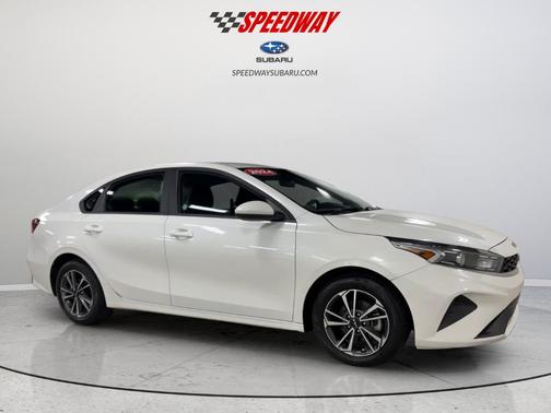 Snow White Pearl 2024 Kia Forte LXS
