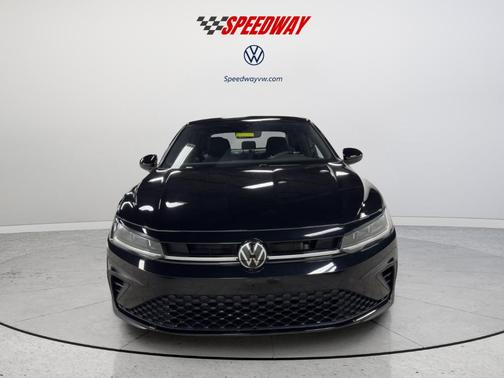 Deep Black Pearl Effect 2026 Volkswagen Jetta 1.5T Sport
