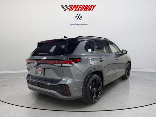 Platinum Gray Metallic 2026 Volkswagen Tiguan 2.0T SE R-Line Black