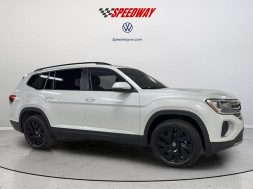 White 2026 Volkswagen Atlas 2.0T SE W/TECHNOLOGY