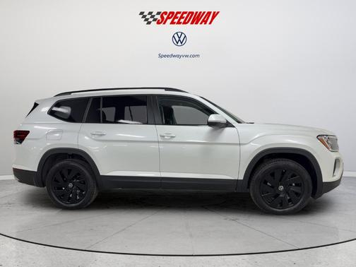 White 2026 Volkswagen Atlas 2.0T SE W/TECHNOLOGY