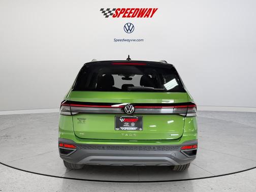 2025 Volkswagen Taos 1.5T SE Black