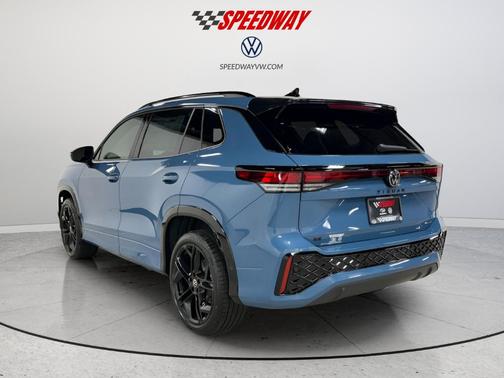 2025 Volkswagen Tiguan 2.0T SE R-Line Black