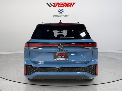 2025 Volkswagen Tiguan 2.0T SE R-Line Black