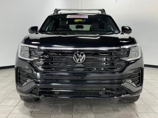2026 Volkswagen Atlas Cross Sport 2.0T SEL R-Line Black