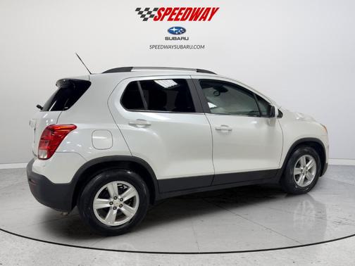 Summit White 2016 Chevrolet Trax LT