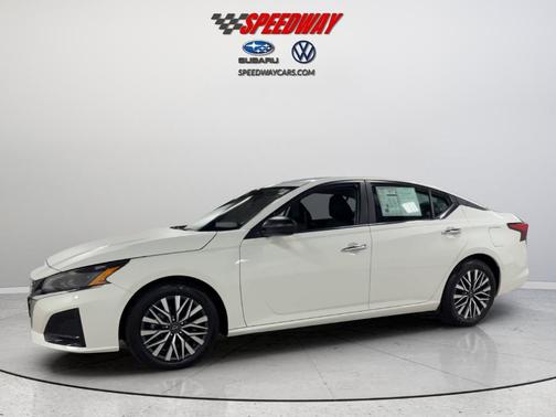 Glacier White 2025 Nissan Altima SV