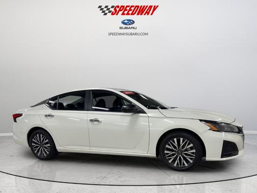 Glacier White 2025 Nissan Altima SV