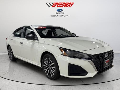 Glacier White 2025 Nissan Altima SV