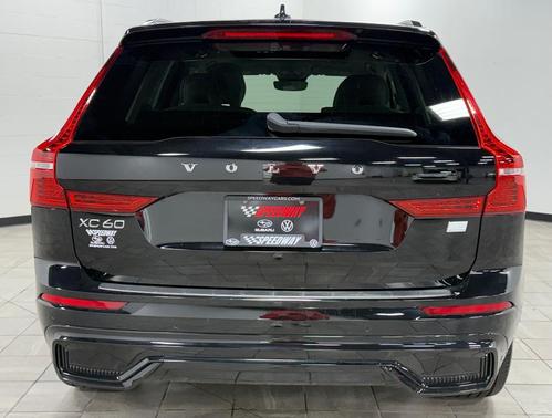 2023 Volvo XC60 Recharge Plug-In Hybrid T8 Ultimate Dark Theme