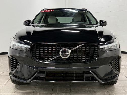 2023 Volvo XC60 Recharge Plug-In Hybrid T8 Ultimate Dark Theme