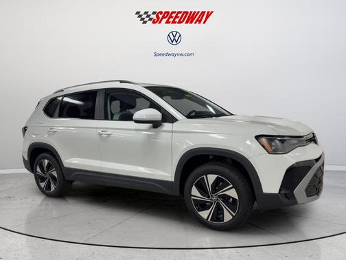 Pure White 2026 Volkswagen Taos 1.5T SE
