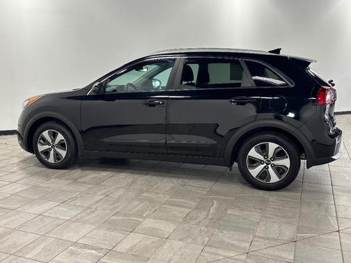 2017 Kia Niro LX