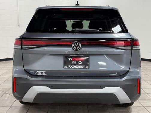 2025 Volkswagen Tiguan 2.0T SE