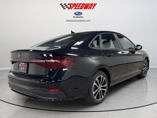 Deep Black Pearl Effect 2026 Volkswagen Jetta 1.5T Sport