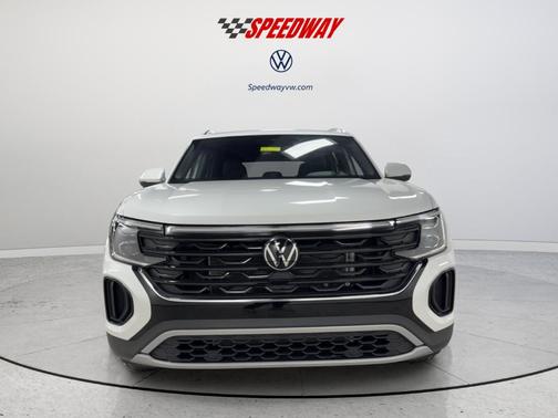Opal White Pearl 2026 Volkswagen Atlas Cross Sport 2.0T SE
