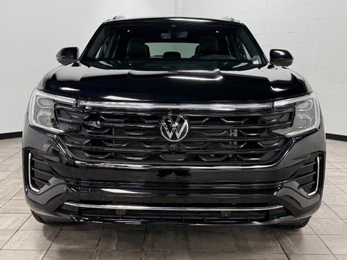 2025 Volkswagen Atlas Cross Sport 2.0T SEL Premium R-Line