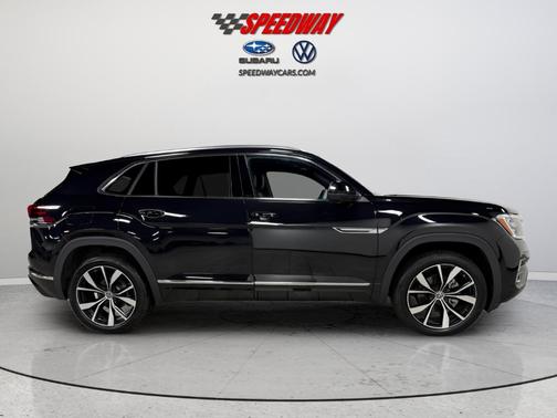 2025 Volkswagen Atlas Cross Sport 2.0T SEL Premium R-Line