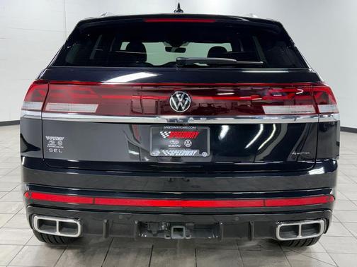 2025 Volkswagen Atlas Cross Sport 2.0T SEL Premium R-Line