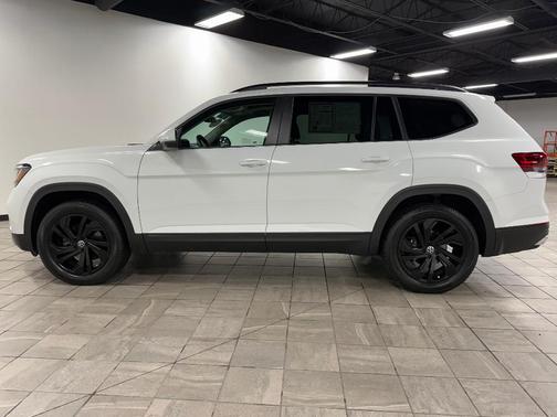 2022 Volkswagen Atlas 3.6L SE w/Technology